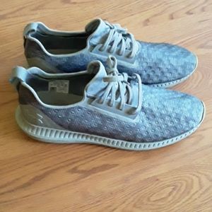 NICE Under Armour Running Shoes Size 10